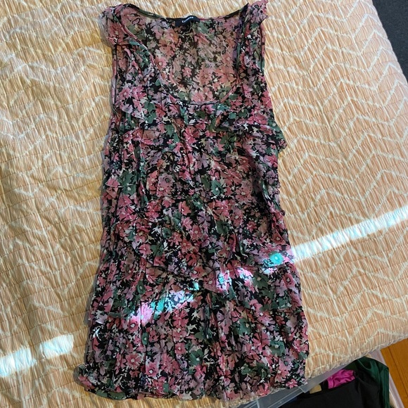 🌺 3/$15 Layered Chiffon Express Sleeveless Top - Picture 3 of 5